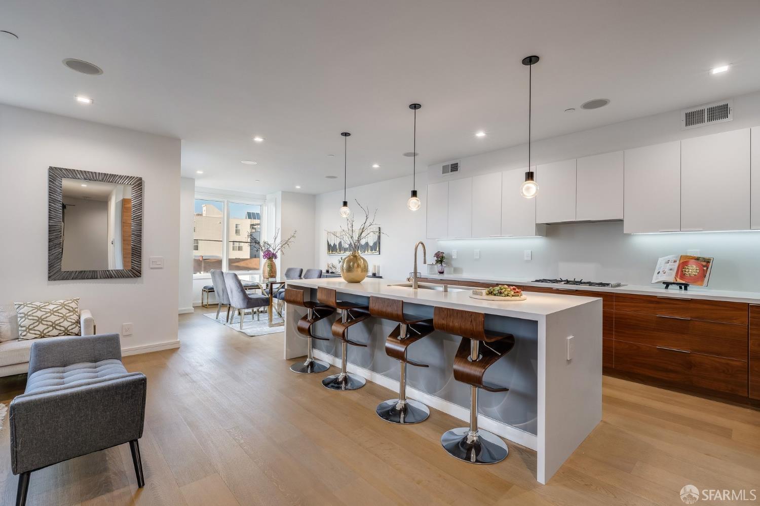 Detail Gallery Image 10 of 40 For 2829 25th St #3,  San Francisco,  CA 94110 - 3 Beds | 2/1 Baths