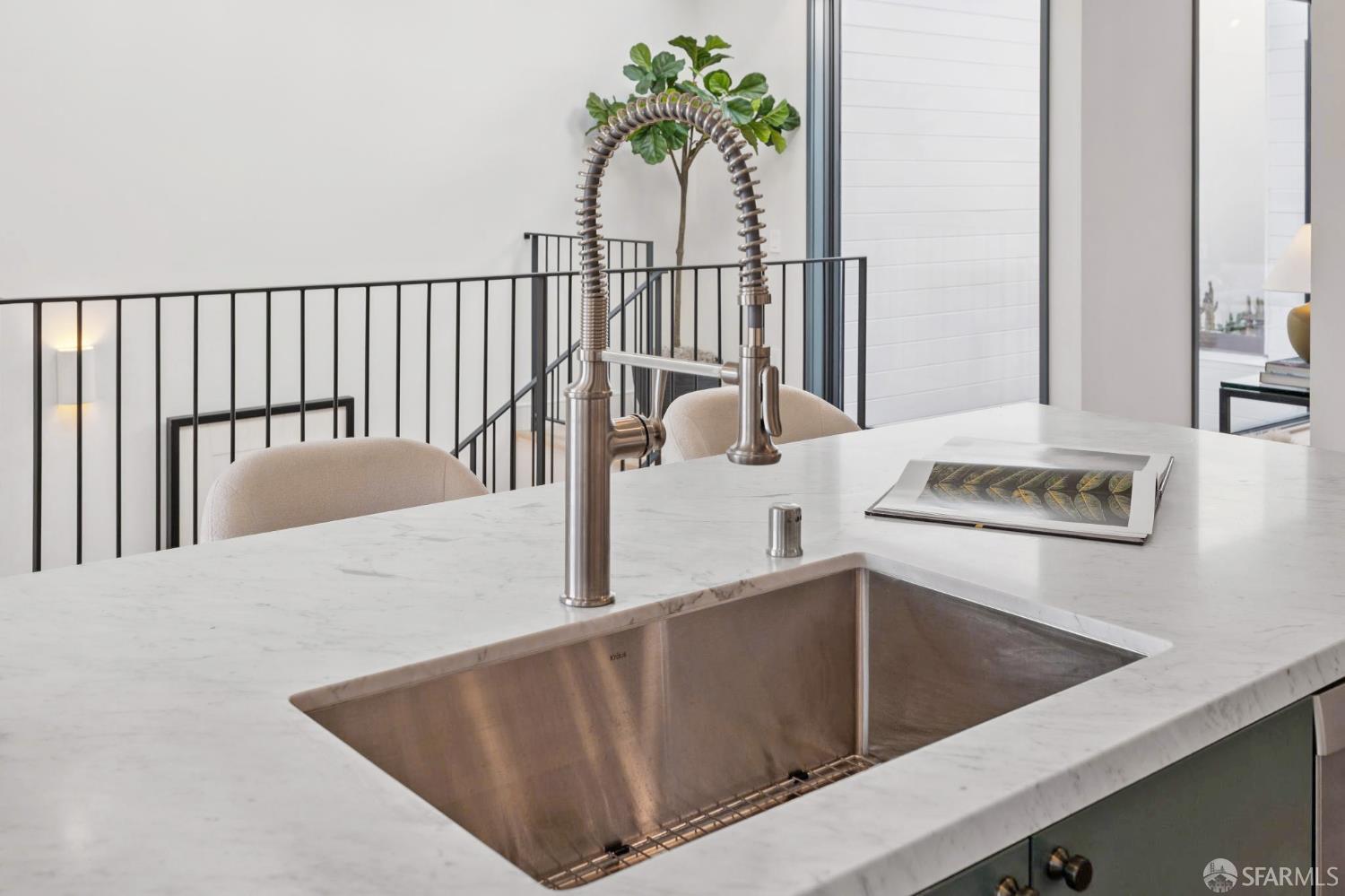 Detail Gallery Image 14 of 56 For 937 Kansas St, San Francisco,  CA 94107 - 4 Beds | 3/1 Baths