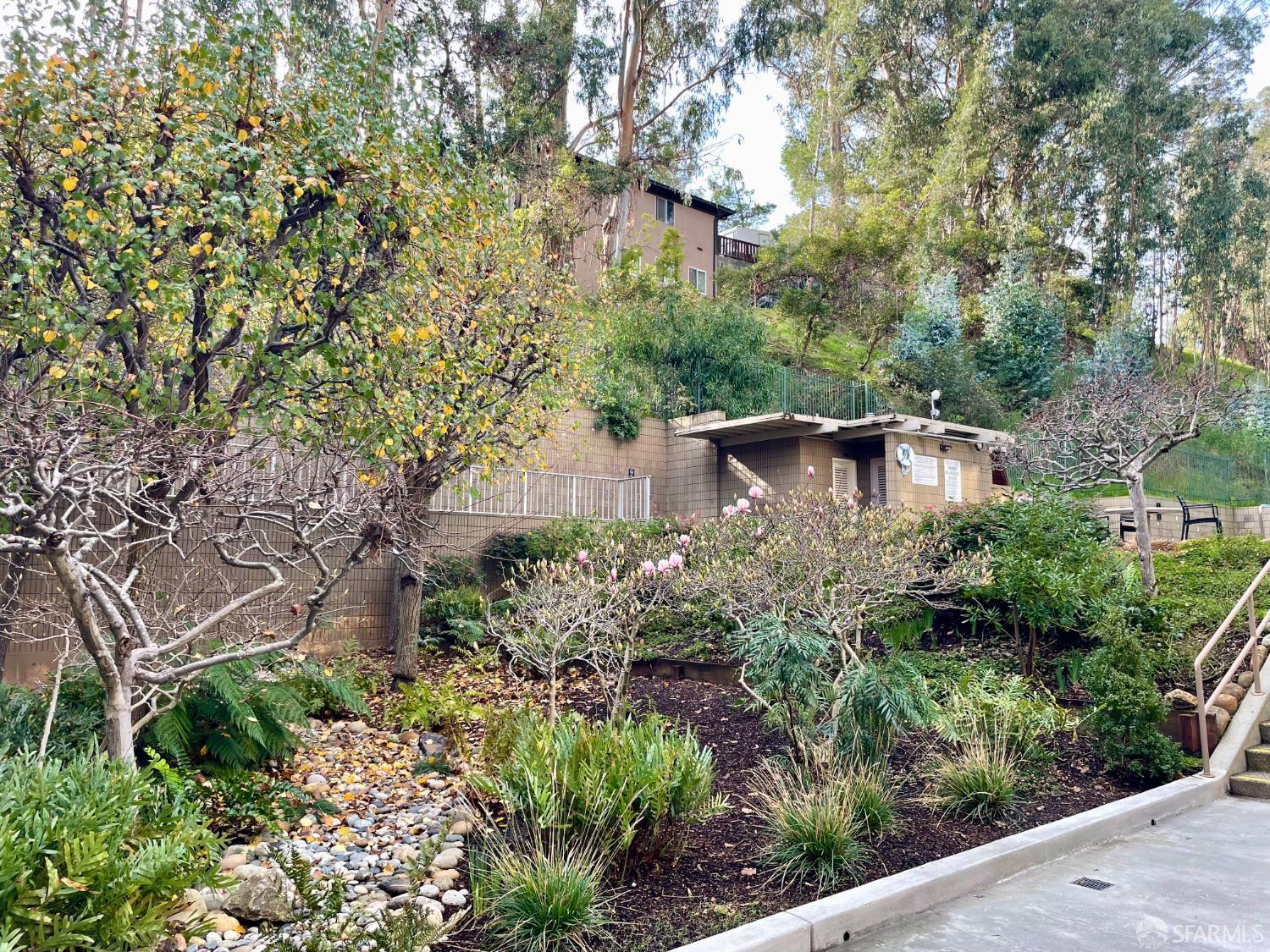 Detail Gallery Image 23 of 32 For 400 Davey Glen Rd #4505,  Belmont,  CA 94002 - 3 Beds | 2 Baths