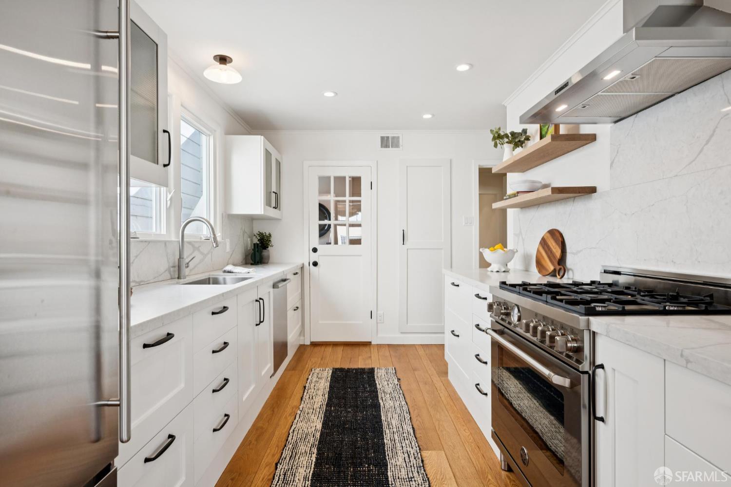 Detail Gallery Image 18 of 53 For 1961 California St, San Francisco,  CA 94109 - 3 Beds | 2 Baths