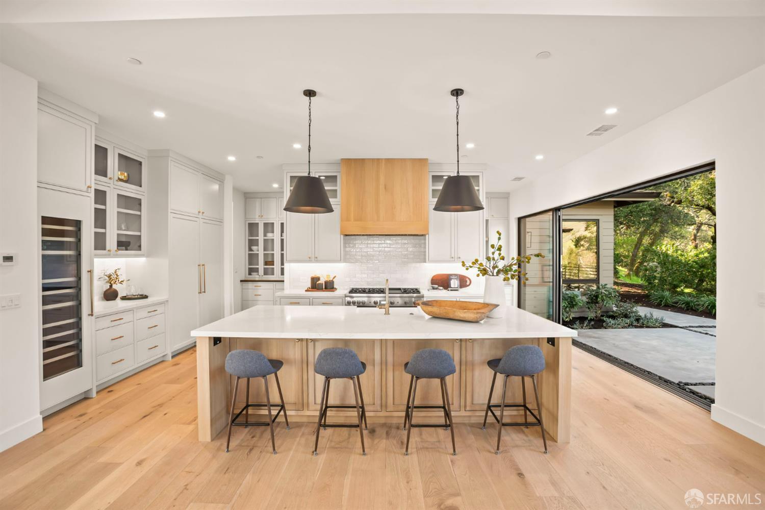 Detail Gallery Image 11 of 74 For 1161 Oleander Dr, Lafayette,  CA 94549 - 4 Beds | 4/1 Baths