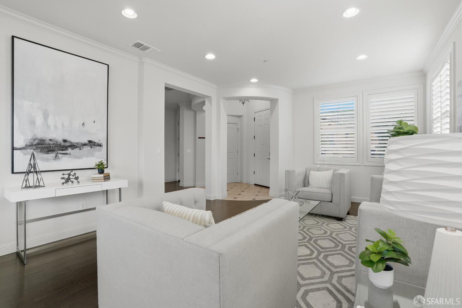 Detail Gallery Image 11 of 63 For 147 Elderberry Ln, Brisbane,  CA 94005 - 5 Beds | 3 Baths