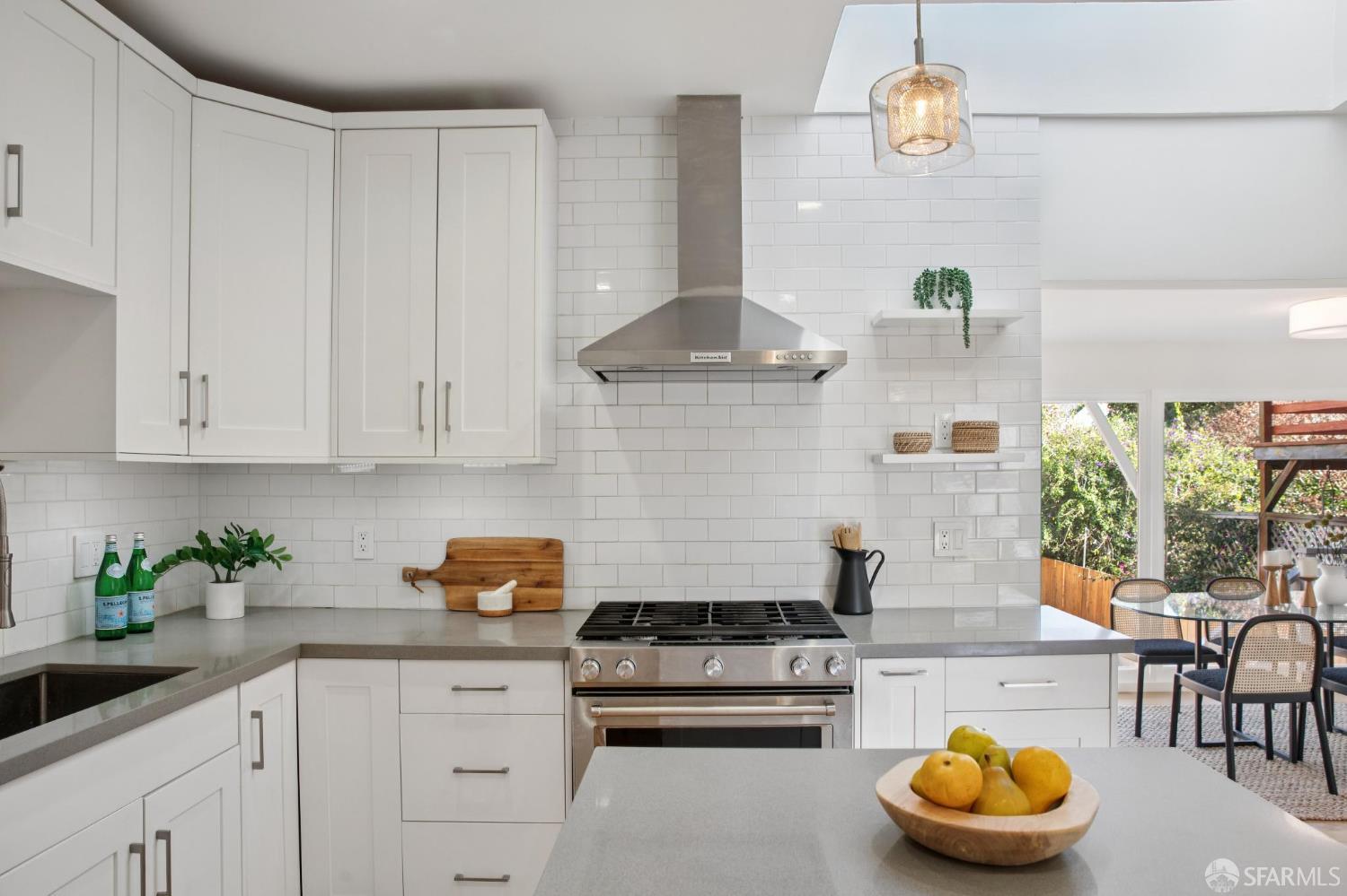 Detail Gallery Image 9 of 35 For 29 Cuvier St, San Francisco,  CA 94112 - 2 Beds | 1 Baths