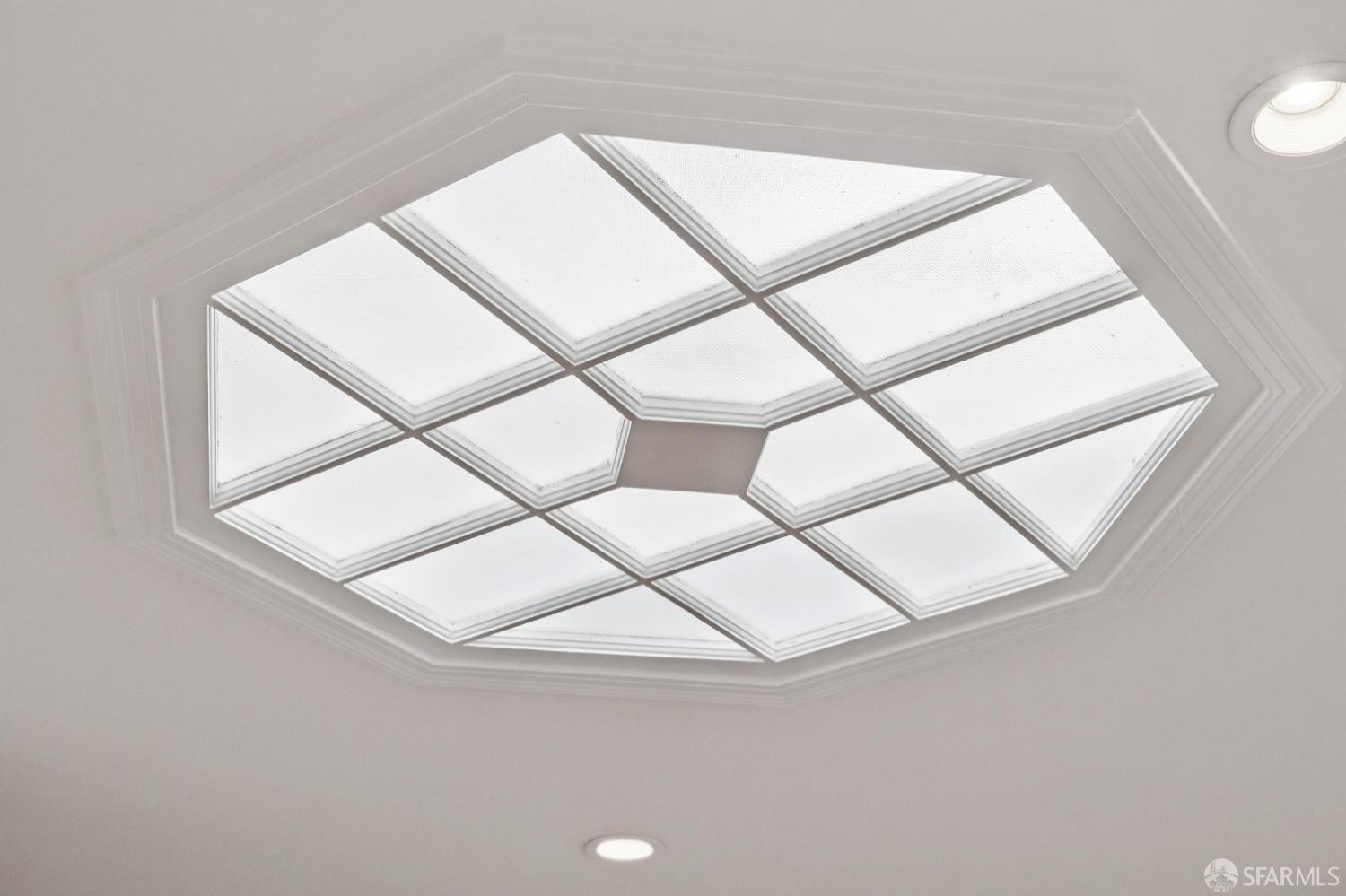 Detail Gallery Image 8 of 53 For 1961 California St, San Francisco,  CA 94109 - 3 Beds | 2 Baths