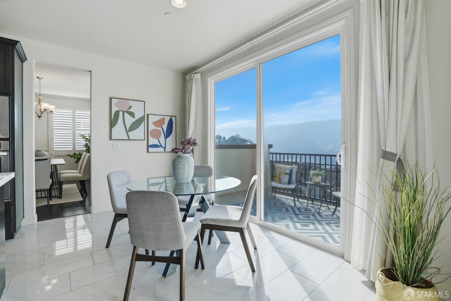 Detail Gallery Image 16 of 63 For 147 Elderberry Ln, Brisbane,  CA 94005 - 5 Beds | 3 Baths