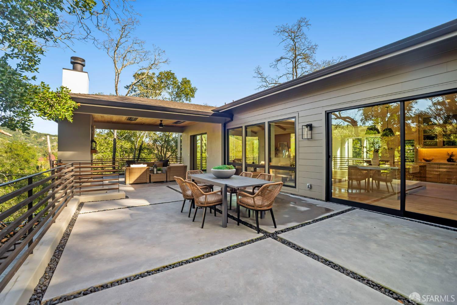 Detail Gallery Image 8 of 74 For 1161 Oleander Dr, Lafayette,  CA 94549 - 4 Beds | 4/1 Baths