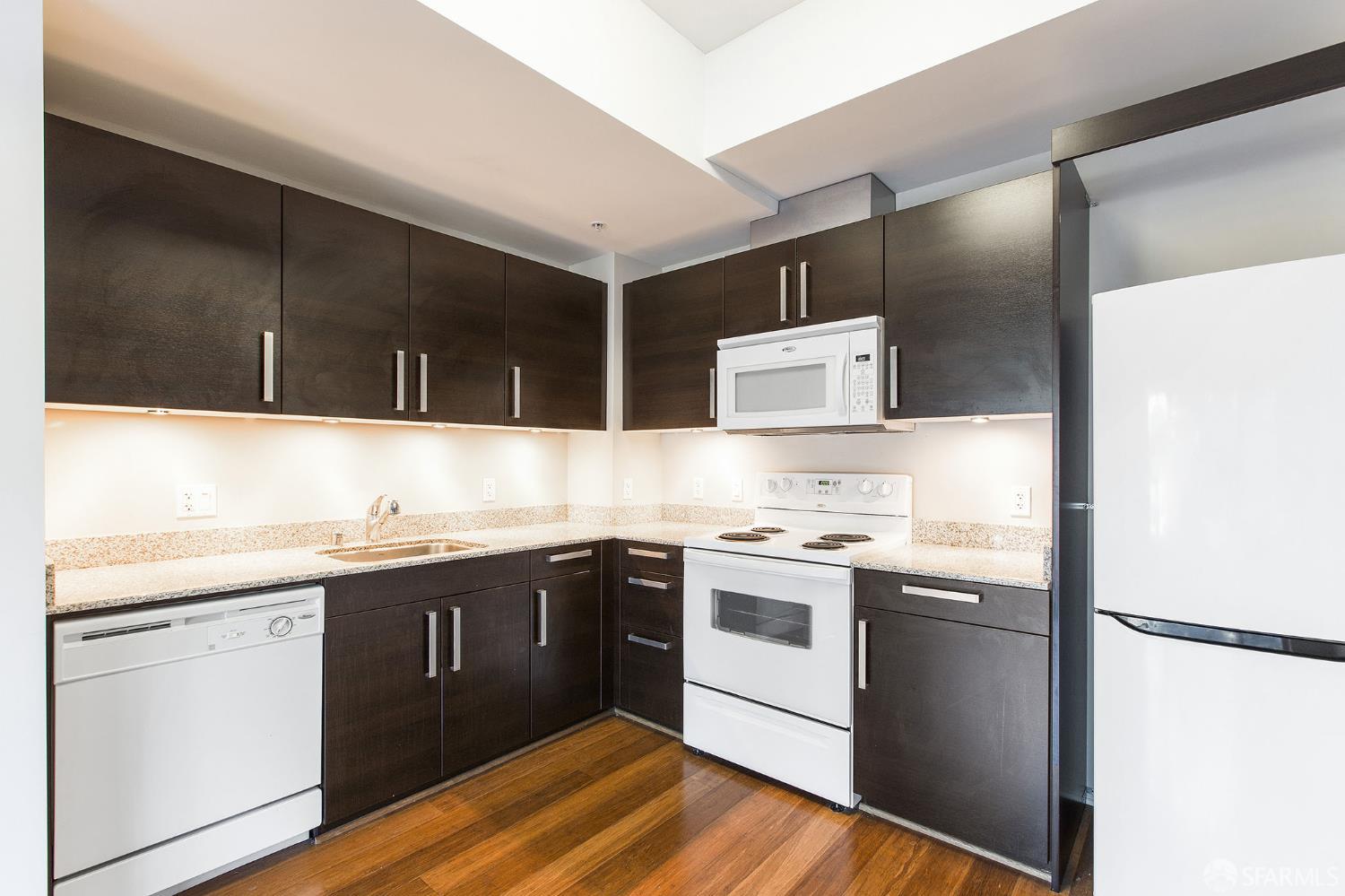 Photo #18: 426100107 Listing: Photo #18