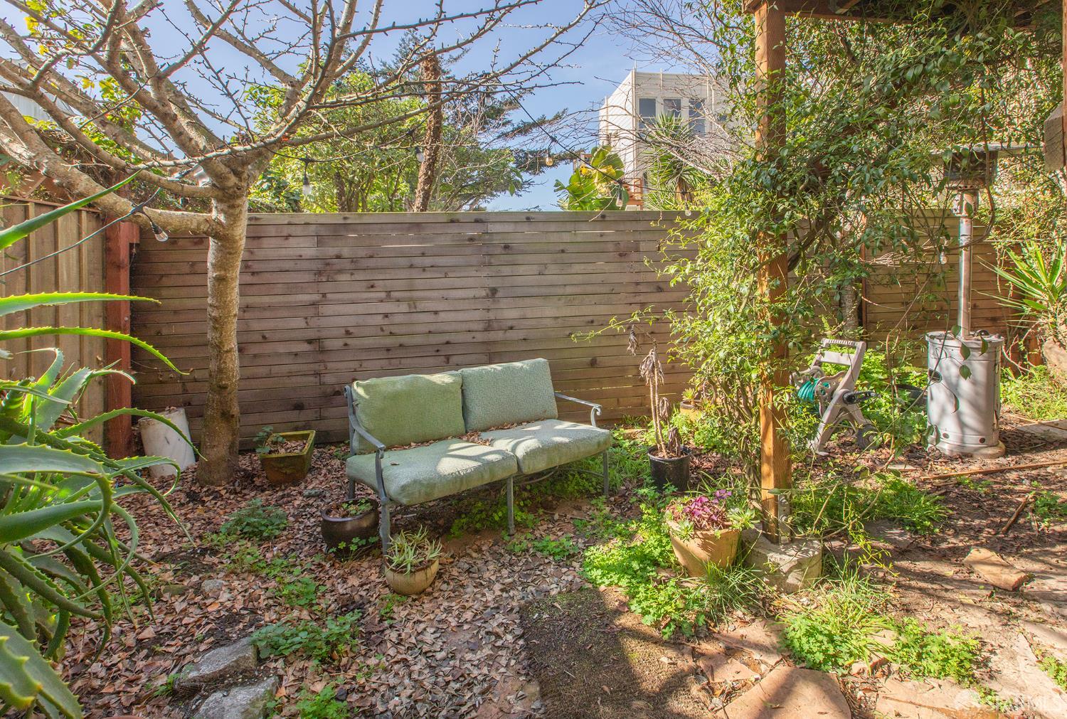 Detail Gallery Image 33 of 34 For 237 Pierce St, San Francisco,  CA 94117 - 2 Beds | 1 Baths