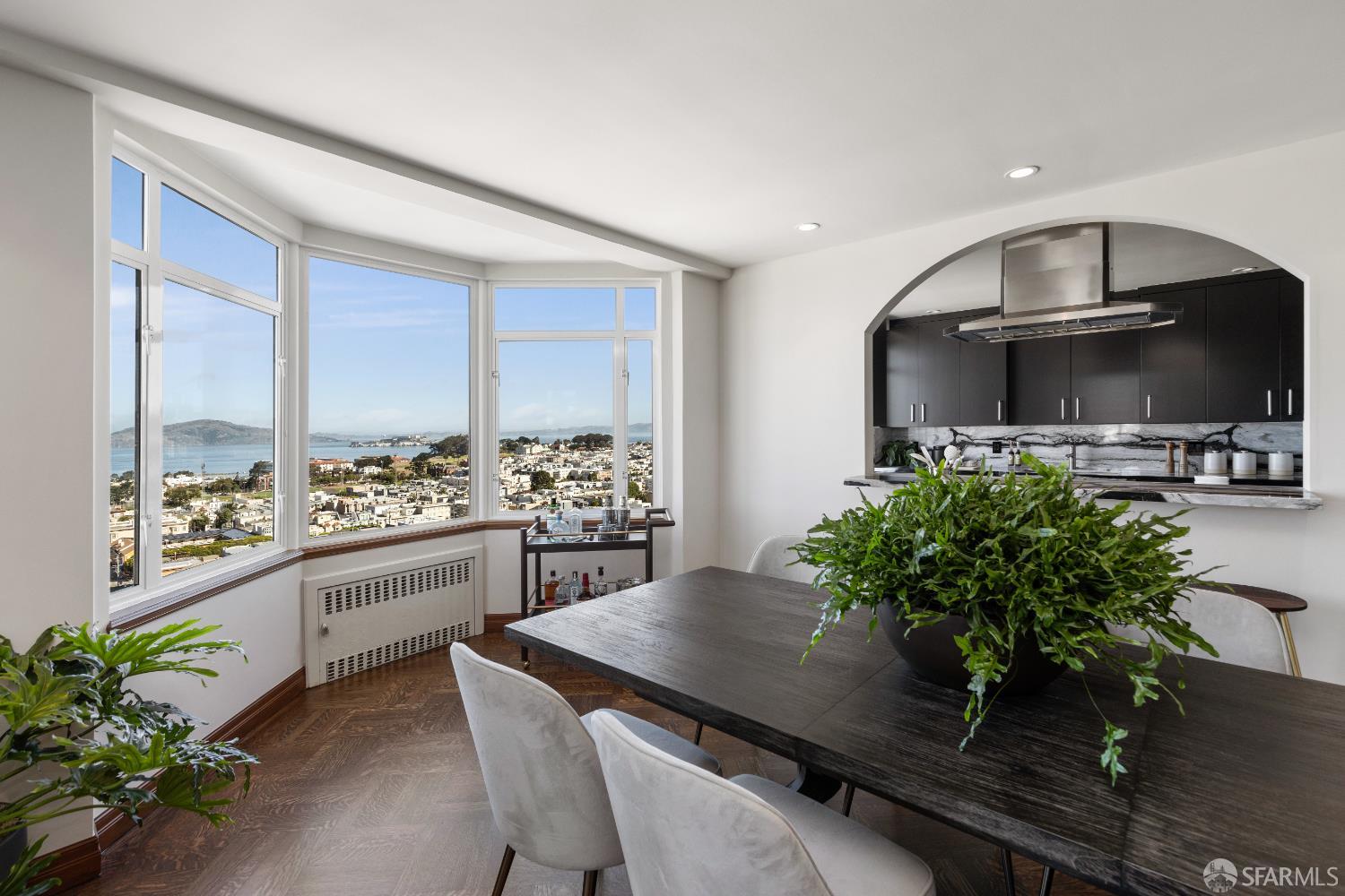 Detail Gallery Image 9 of 50 For 2100 Green St #800,  San Francisco,  CA 94123 - 2 Beds | 2/1 Baths