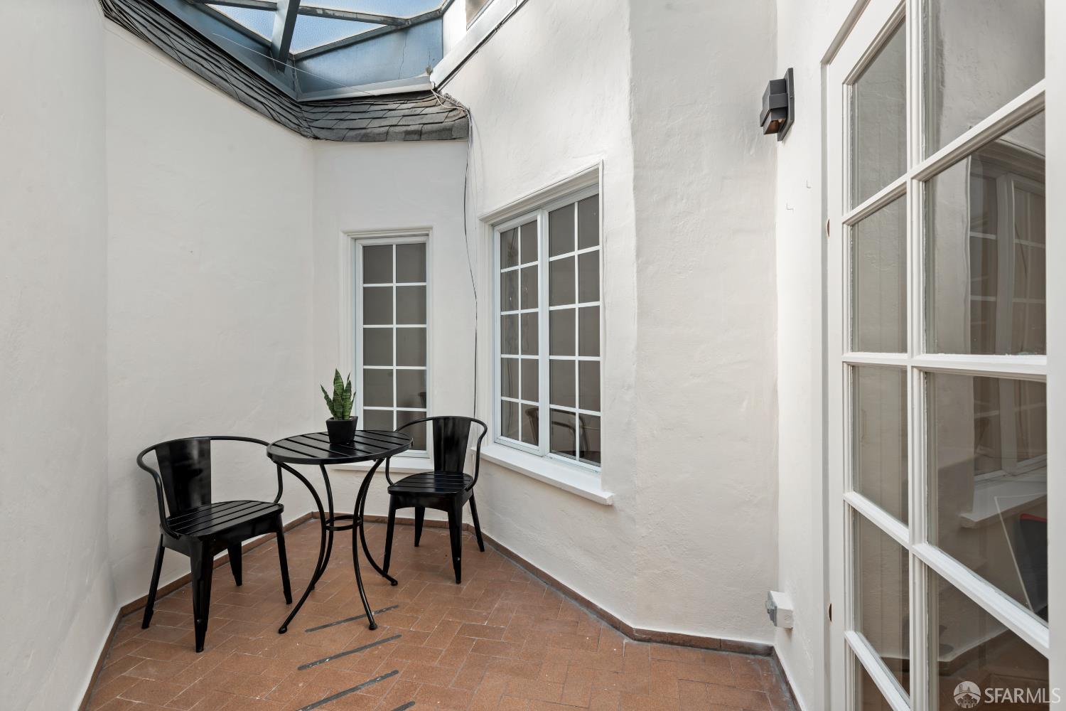 Detail Gallery Image 11 of 25 For 1726 17th Ave, San Francisco,  CA 94122 - 3 Beds | 2/1 Baths