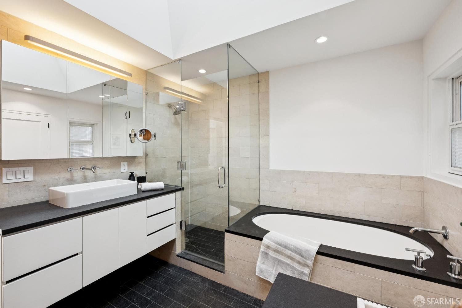 Detail Gallery Image 33 of 53 For 1961 California St, San Francisco,  CA 94109 - 3 Beds | 2 Baths