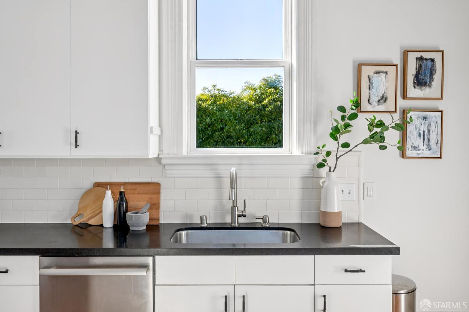 Detail Gallery Image 23 of 61 For 2426 Pine St, San Francisco,  CA 94115 - 4 Beds | 3 Baths