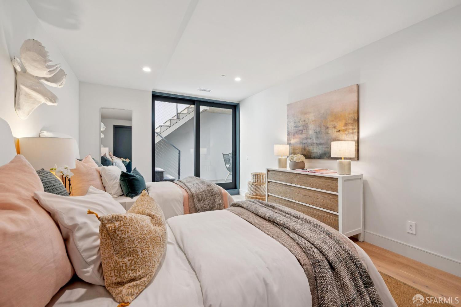 Detail Gallery Image 39 of 48 For 935 Kansas St, San Francisco,  CA 94107 - 3 Beds | 2/1 Baths