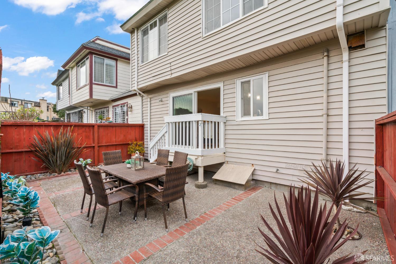 Detail Gallery Image 28 of 31 For 2449 Williamsburg Ct, South San Francisco,  CA 94080 - 3 Beds | 2/1 Baths