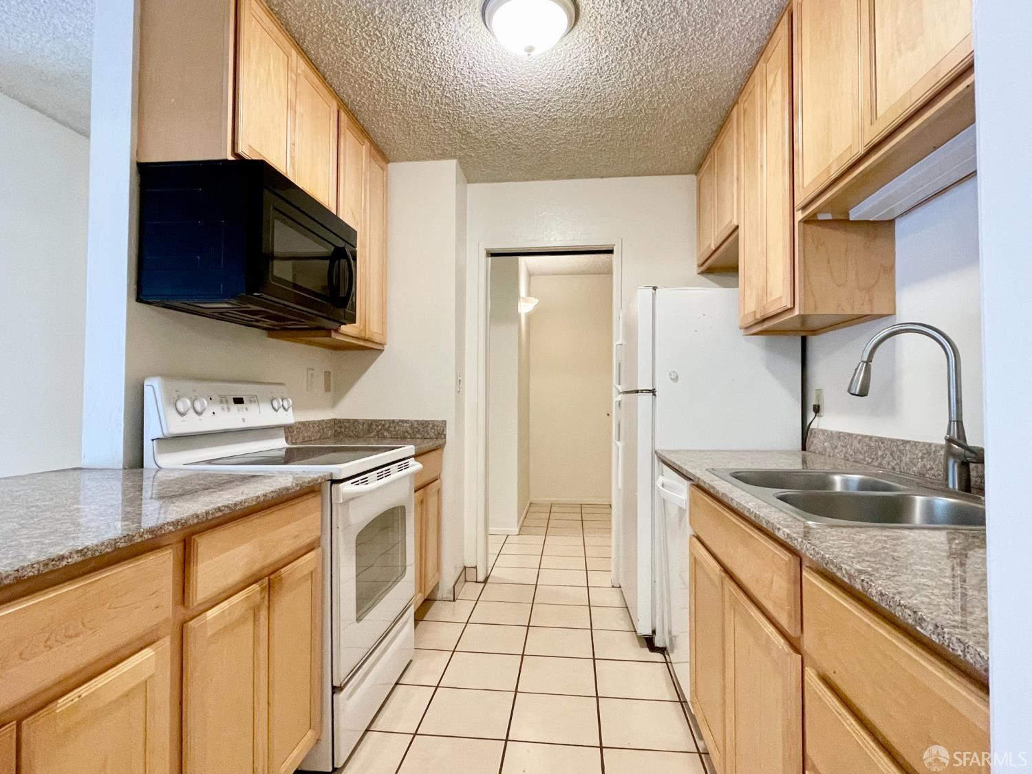 Detail Gallery Image 11 of 32 For 400 Davey Glen Rd #4505,  Belmont,  CA 94002 - 3 Beds | 2 Baths