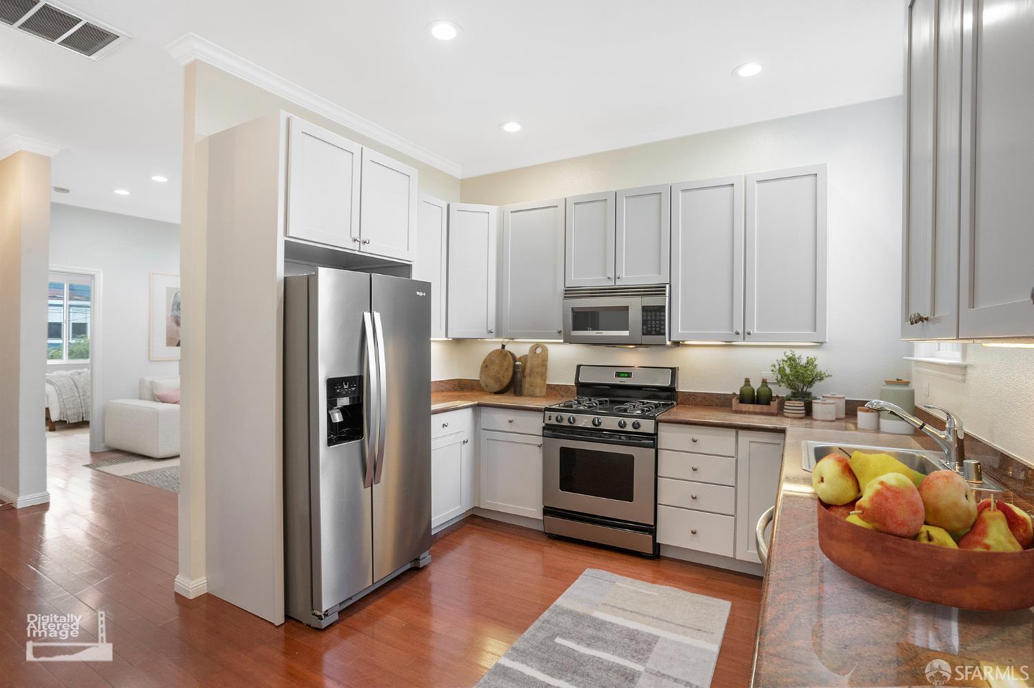 Detail Gallery Image 5 of 47 For 37 Mirabel Ave, San Francisco,  CA 94110 - – Beds | – Baths