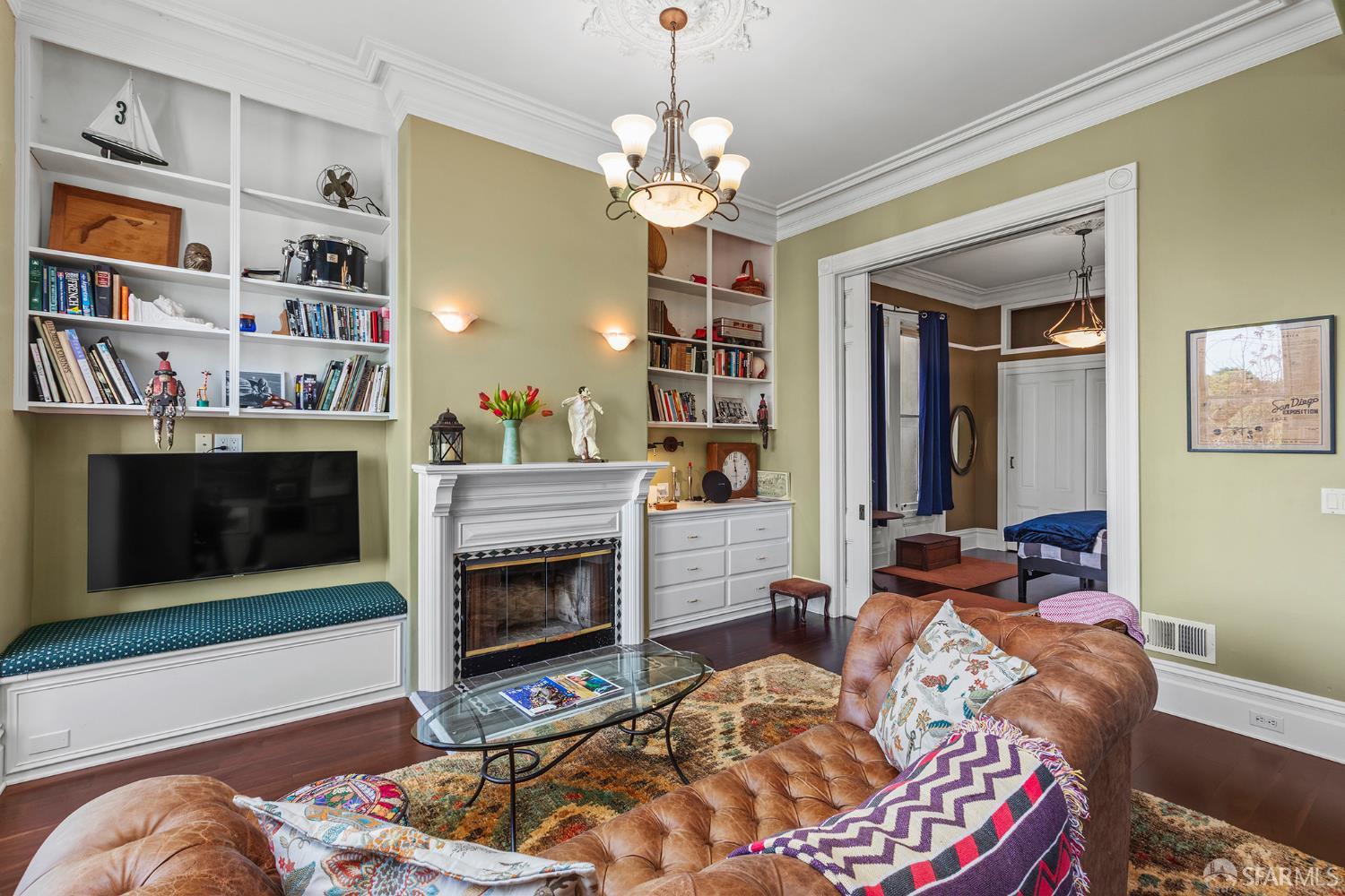 Detail Gallery Image 6 of 34 For 237 Pierce St, San Francisco,  CA 94117 - 2 Beds | 1 Baths