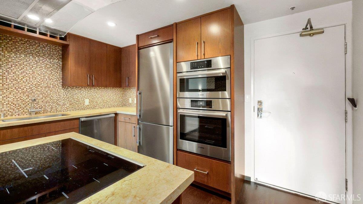 Detail Gallery Image 5 of 41 For 601 Van Ness Ave #53,  San Francisco,  CA 94102 - 3 Beds | 2 Baths