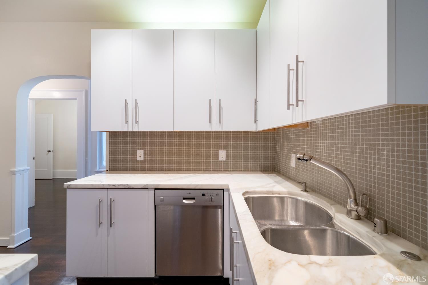 Detail Gallery Image 6 of 19 For 851 Lombard St #851,  San Francisco,  CA 94133 - 2 Beds | 1 Baths