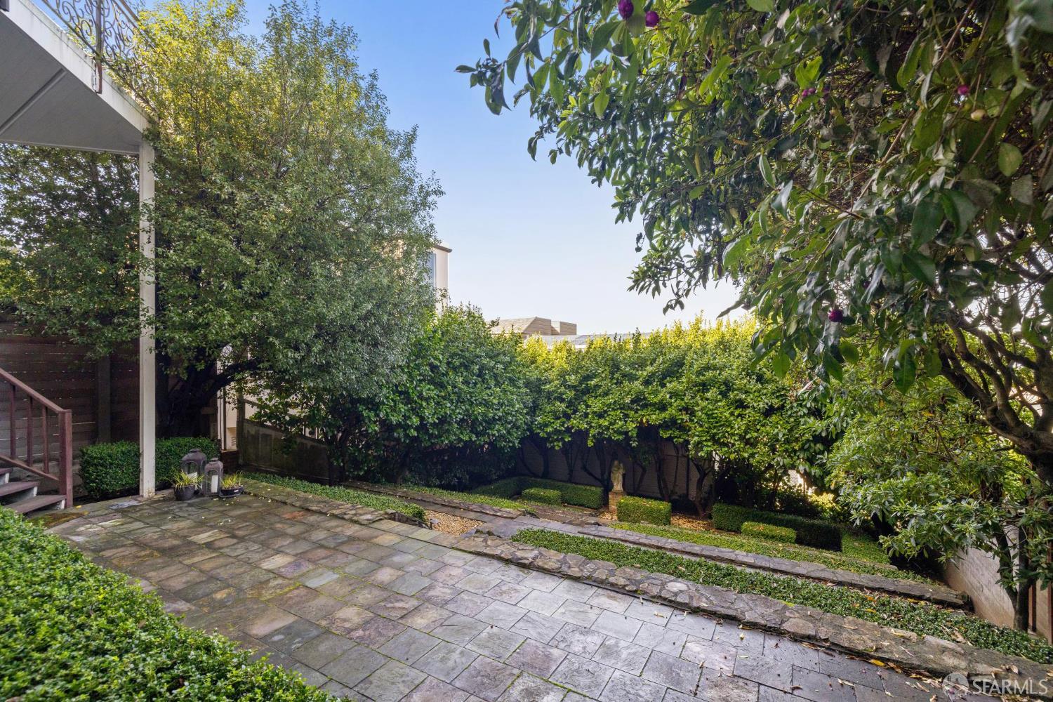 Detail Gallery Image 5 of 12 For 1980 Jackson St, San Francisco,  CA 94109 - 5 Beds | 4/1 Baths