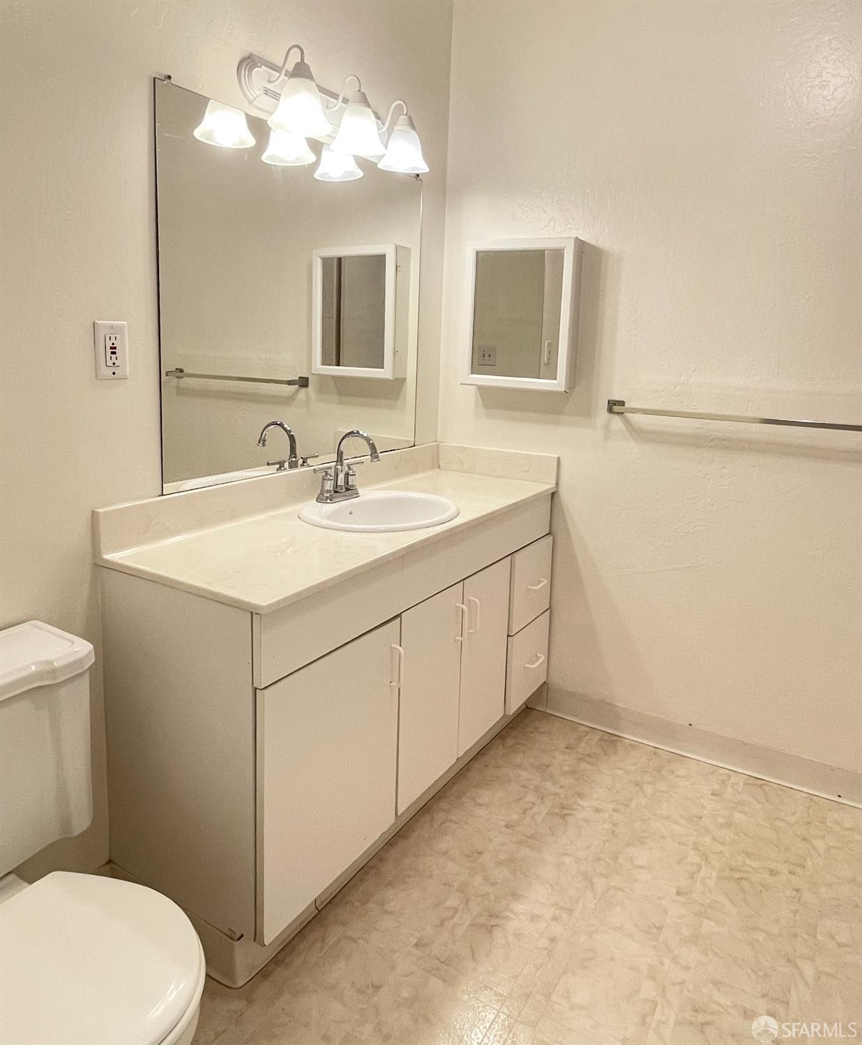 Detail Gallery Image 17 of 32 For 400 Davey Glen Rd #4505,  Belmont,  CA 94002 - 3 Beds | 2 Baths