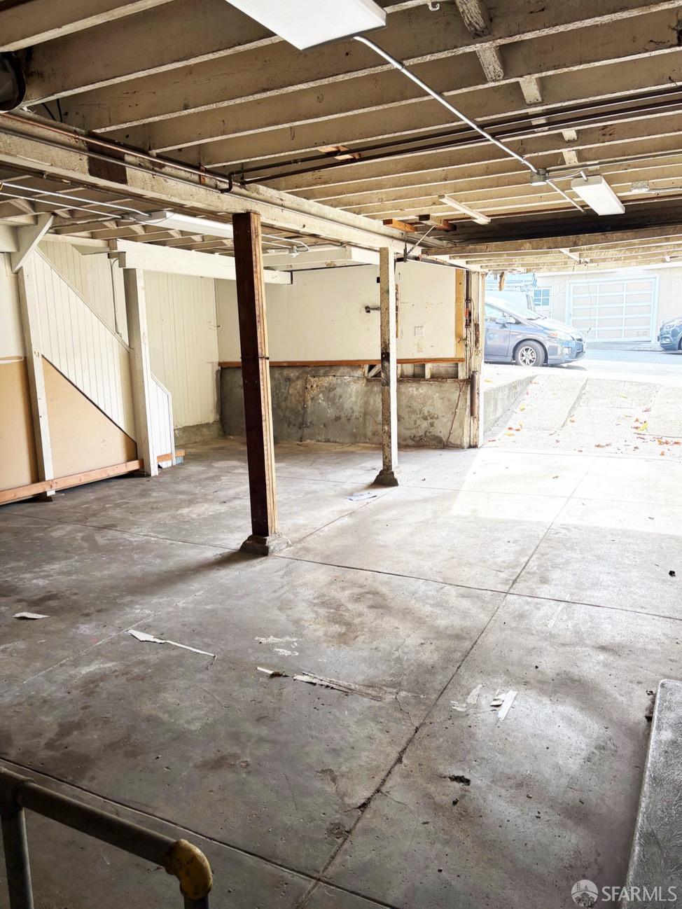 Detail Gallery Image 7 of 9 For 66 Theresa St, San Francisco,  CA 94112 - 2 Beds | 2 Baths