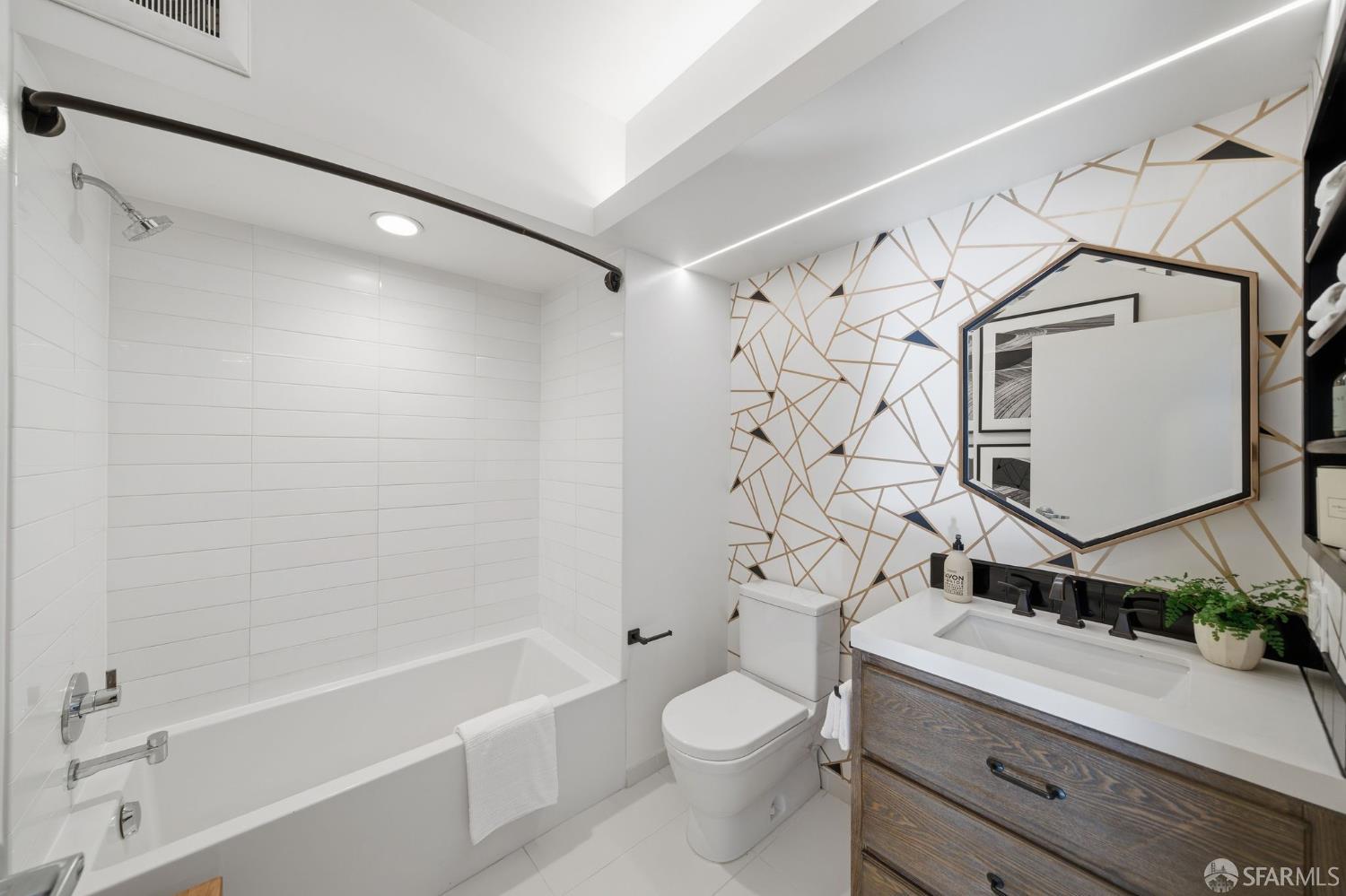 Detail Gallery Image 10 of 34 For 400 Grove St #205,  San Francisco,  CA 94102 - 0 Beds | 1 Baths