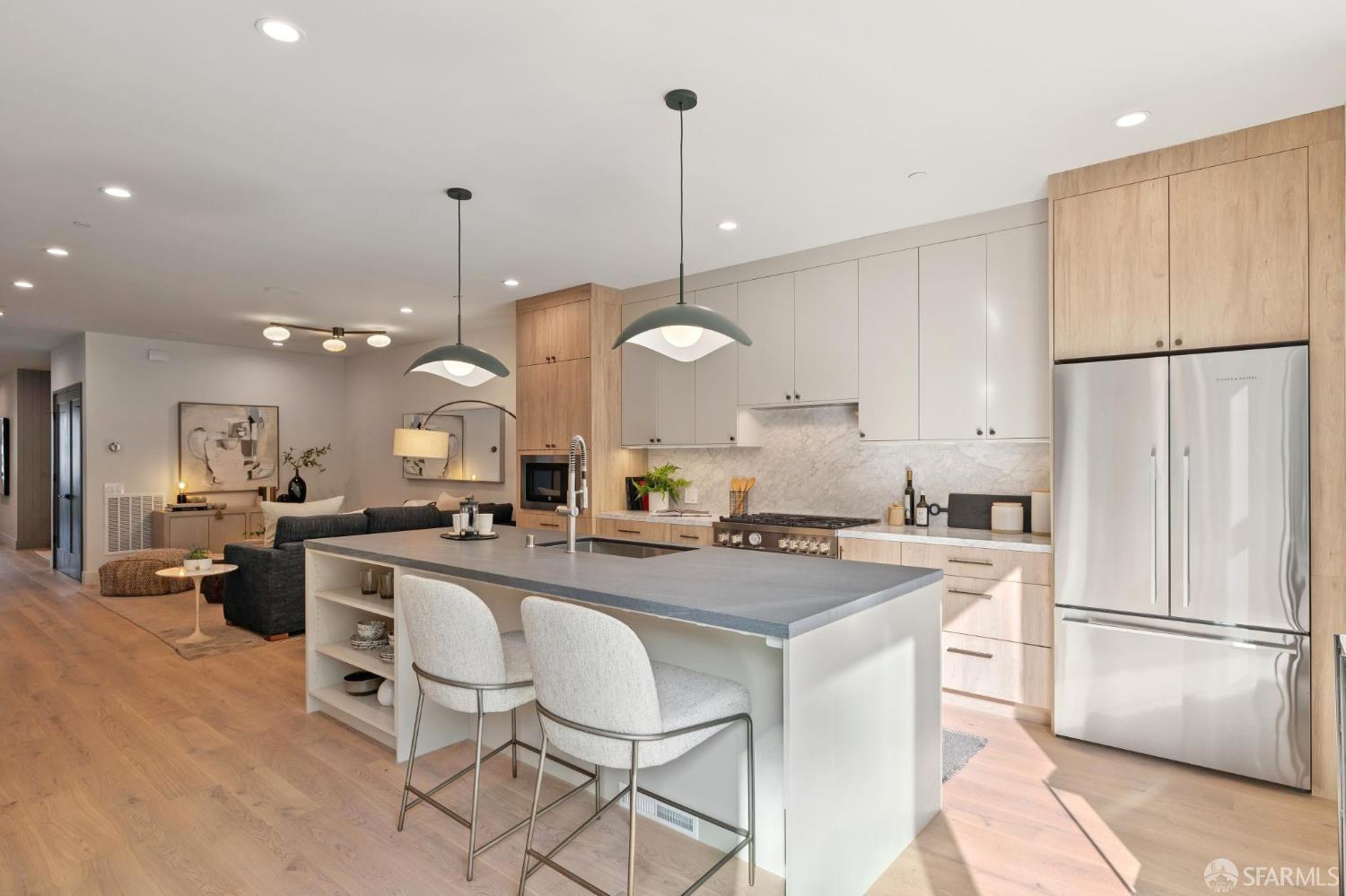 Detail Gallery Image 8 of 48 For 935 Kansas St, San Francisco,  CA 94107 - 3 Beds | 2/1 Baths