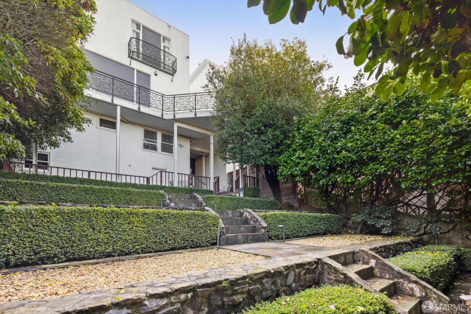 Detail Gallery Image 7 of 12 For 1980 Jackson St, San Francisco,  CA 94109 - 5 Beds | 4/1 Baths