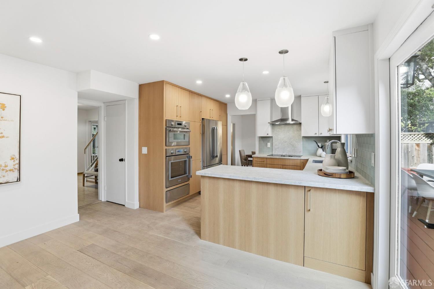 Detail Gallery Image 14 of 35 For 454 9th Ave, Menlo Park,  CA 94025 - 4 Beds | 2/1 Baths