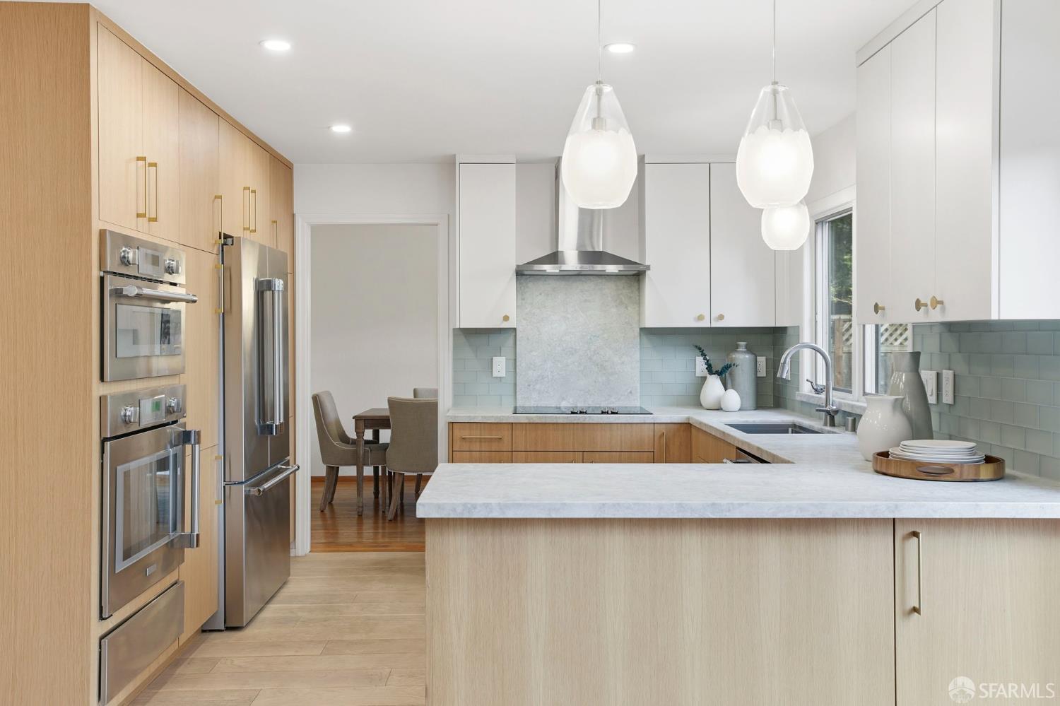 Detail Gallery Image 15 of 35 For 454 9th Ave, Menlo Park,  CA 94025 - 4 Beds | 2/1 Baths