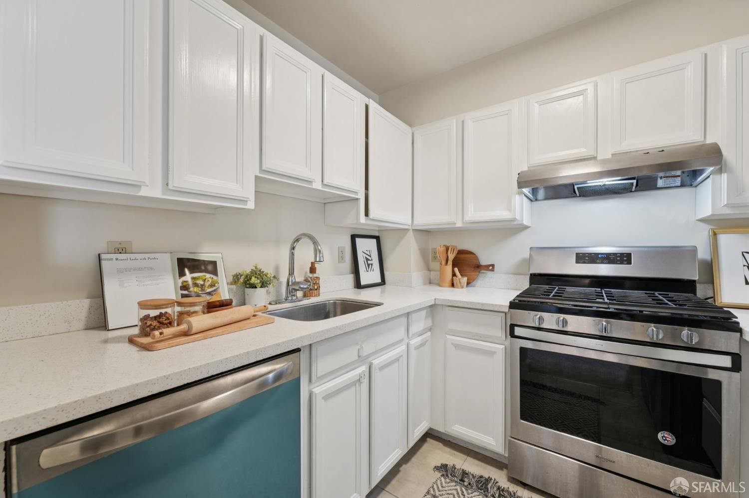 Detail Gallery Image 12 of 47 For 54 Monterey Blvd, San Francisco,  CA 94131 - – Beds | – Baths