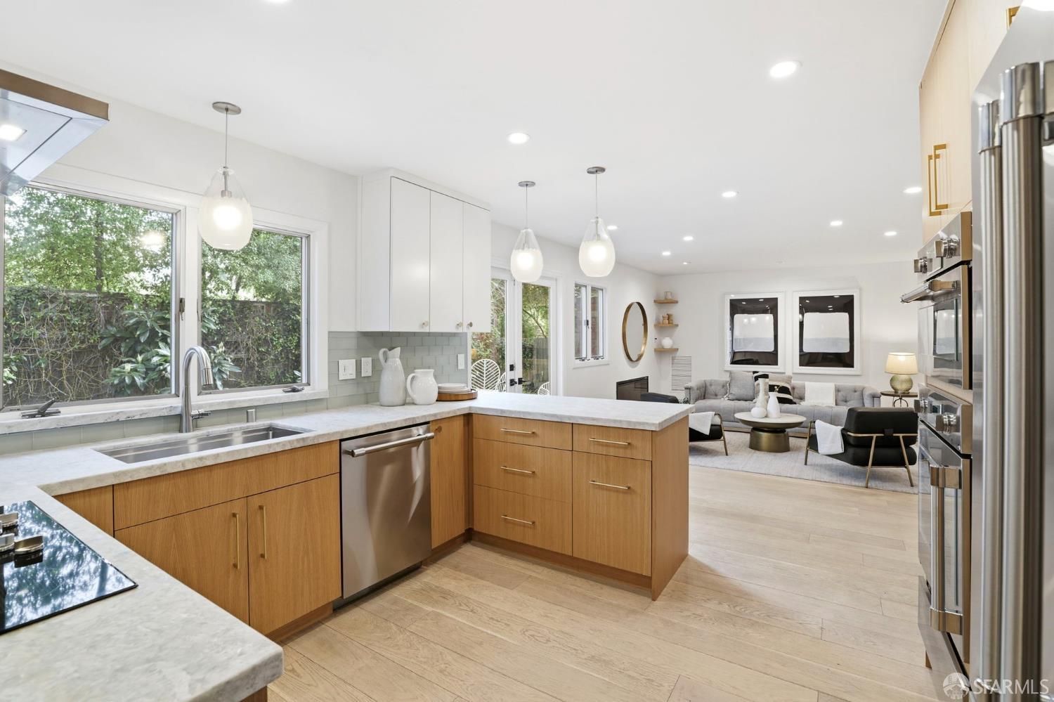 Detail Gallery Image 10 of 35 For 454 9th Ave, Menlo Park,  CA 94025 - 4 Beds | 2/1 Baths