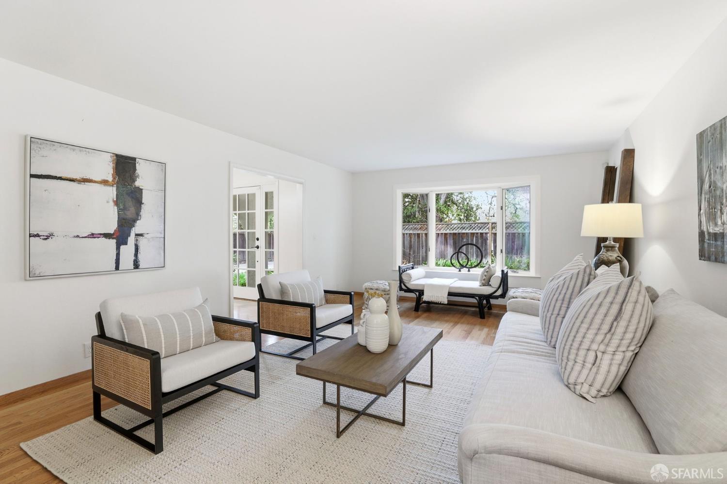 Detail Gallery Image 11 of 35 For 454 9th Ave, Menlo Park,  CA 94025 - 4 Beds | 2/1 Baths