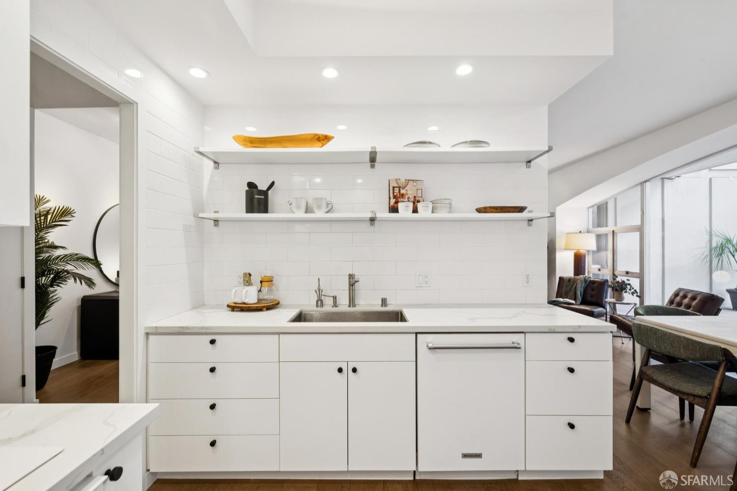 Detail Gallery Image 11 of 19 For 2200 Pacific Ave 1b,  San Francisco,  CA 94115 - 1 Beds | 1/1 Baths