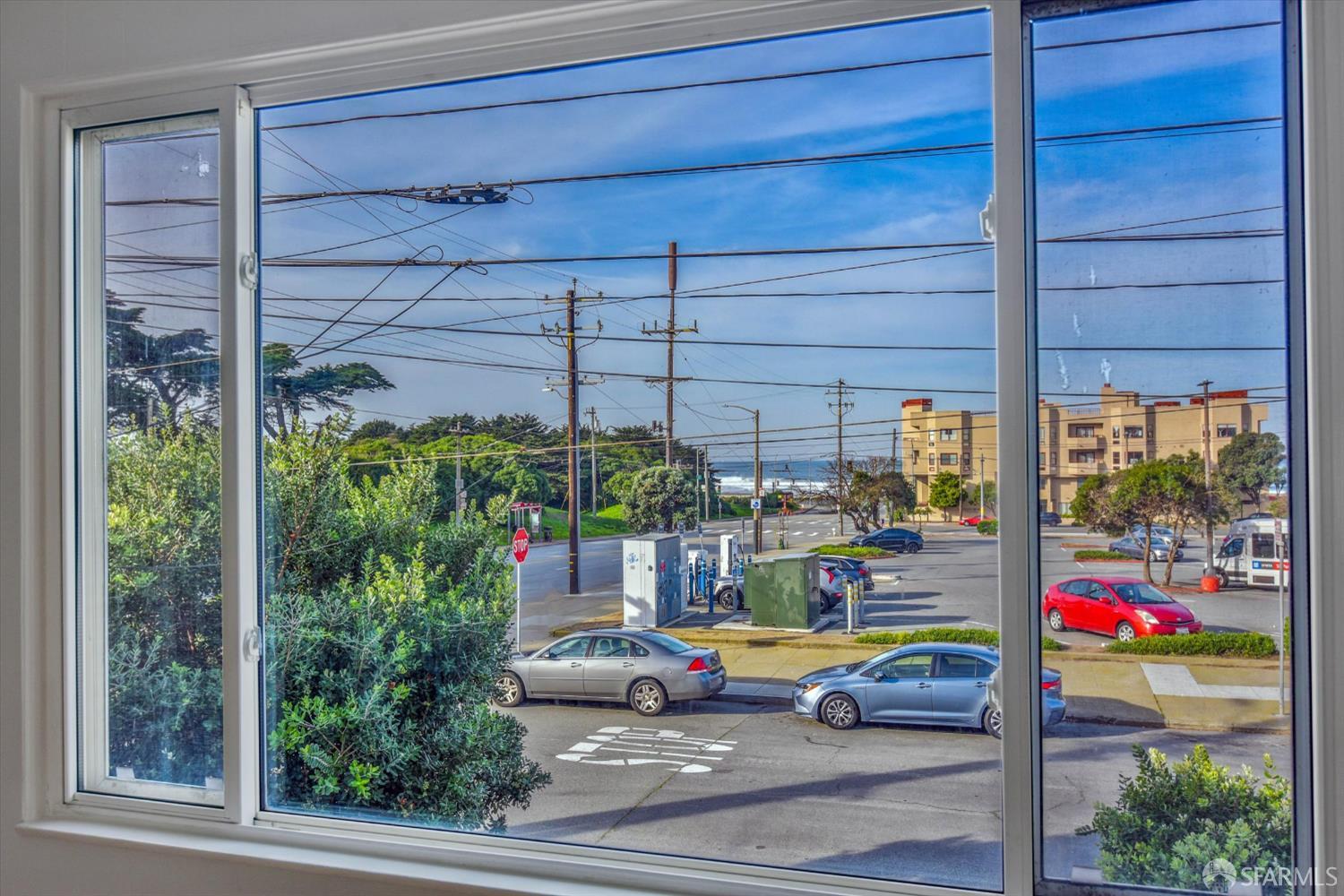 Detail Gallery Image 5 of 57 For 890 48th Ave, San Francisco,  CA 94121 - 3 Beds | 3 Baths