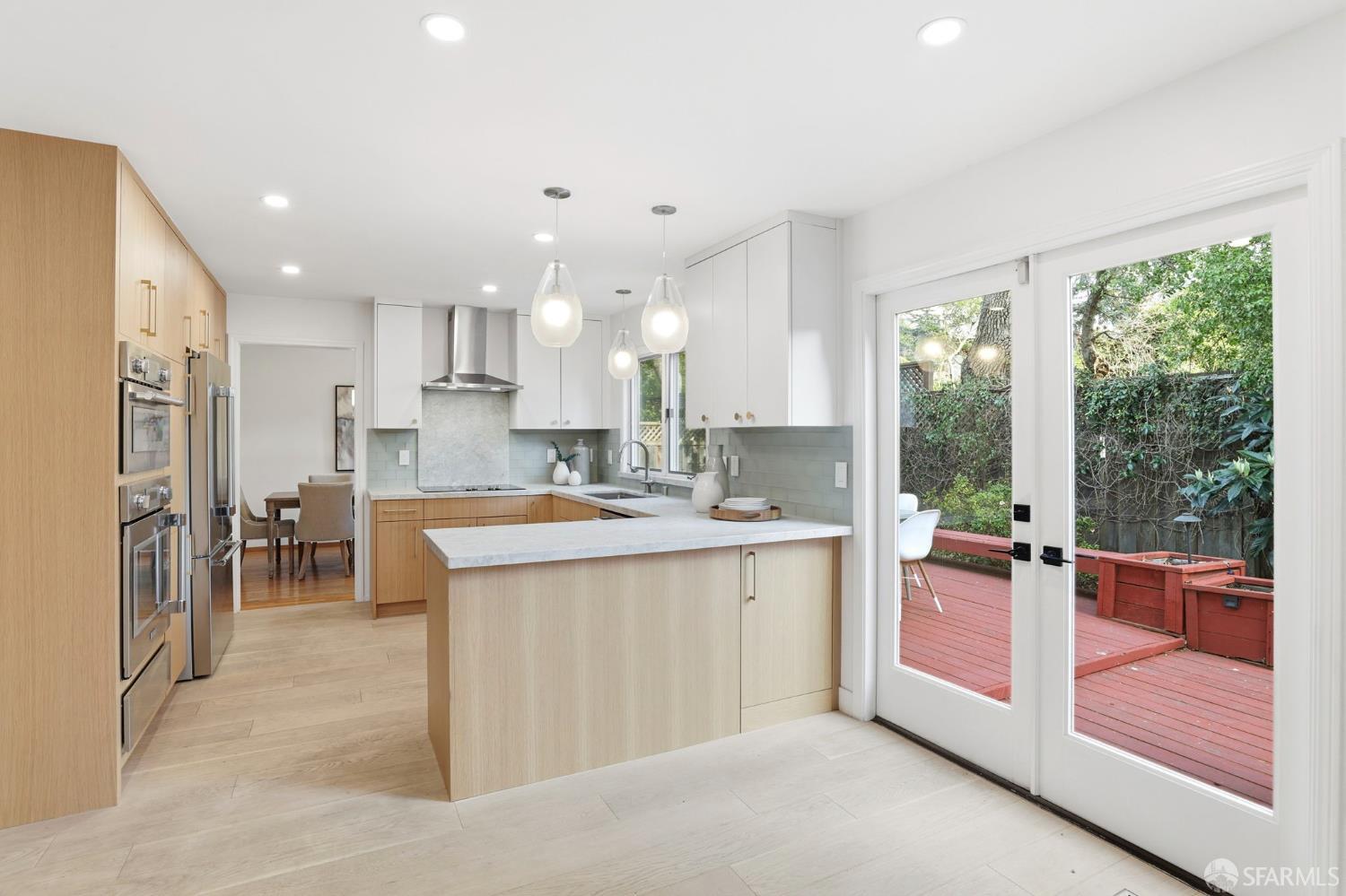 Detail Gallery Image 13 of 35 For 454 9th Ave, Menlo Park,  CA 94025 - 4 Beds | 2/1 Baths