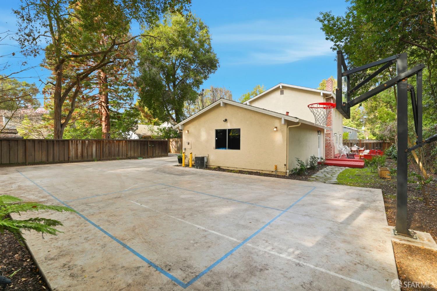 Detail Gallery Image 34 of 35 For 454 9th Ave, Menlo Park,  CA 94025 - 4 Beds | 2/1 Baths