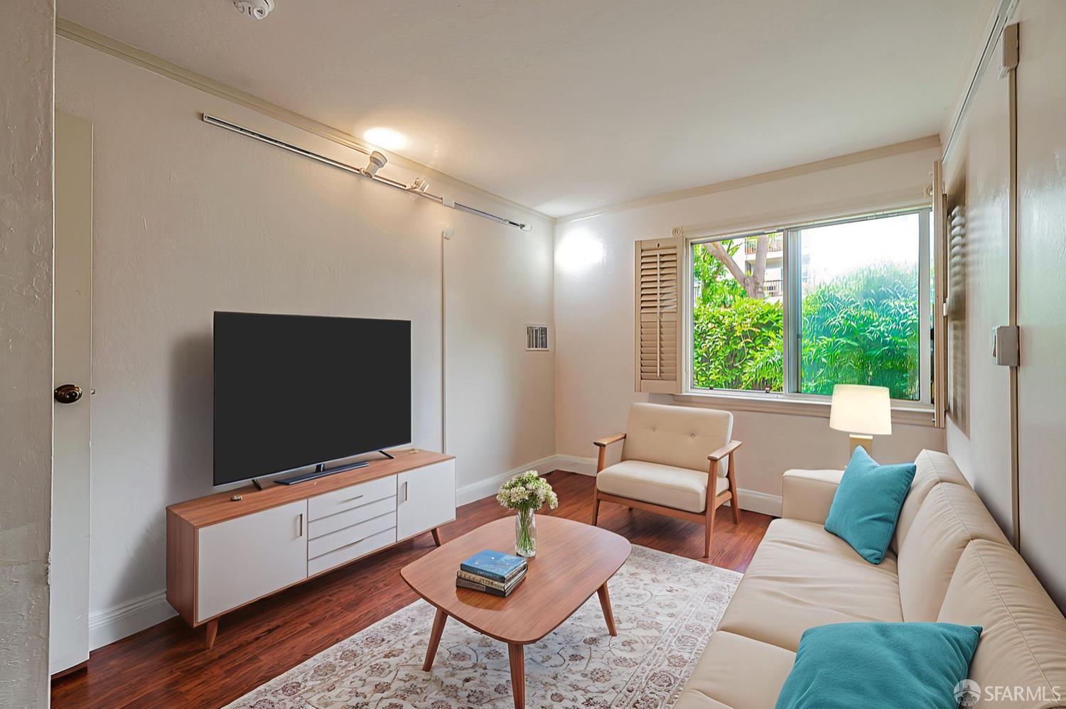 Detail Gallery Image 15 of 39 For 1530 Ofarrell St #1,  San Francisco,  CA 94115 - 3 Beds | 2 Baths