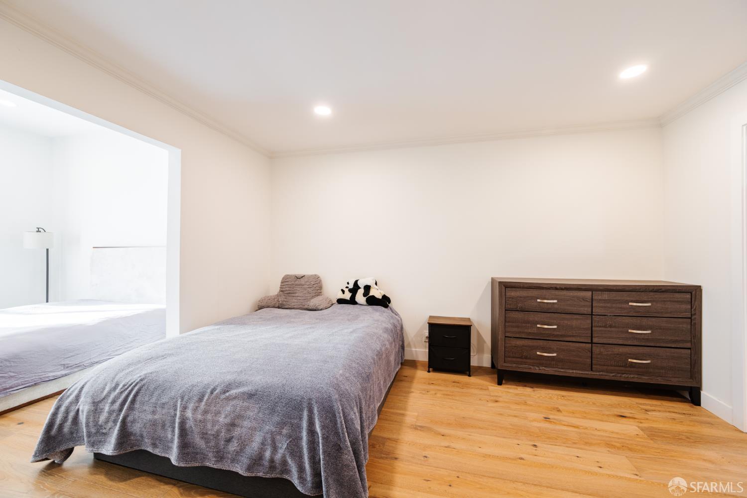 Detail Gallery Image 28 of 43 For 150 Dartmouth St, San Francisco,  CA 94134 - 5 Beds | 5 Baths