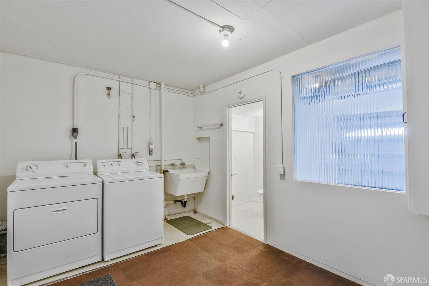 Detail Gallery Image 32 of 39 For 754 Park Way, South San Francisco,  CA 94080 - 4 Beds | 2/1 Baths