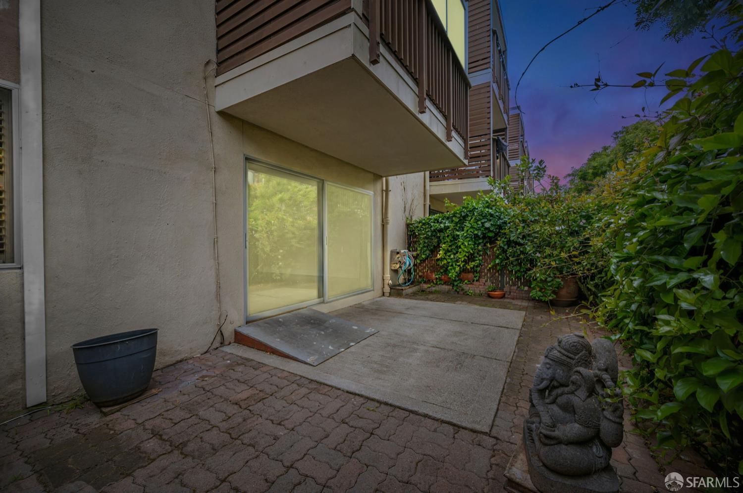 Detail Gallery Image 33 of 39 For 1530 Ofarrell St #1,  San Francisco,  CA 94115 - 3 Beds | 2 Baths