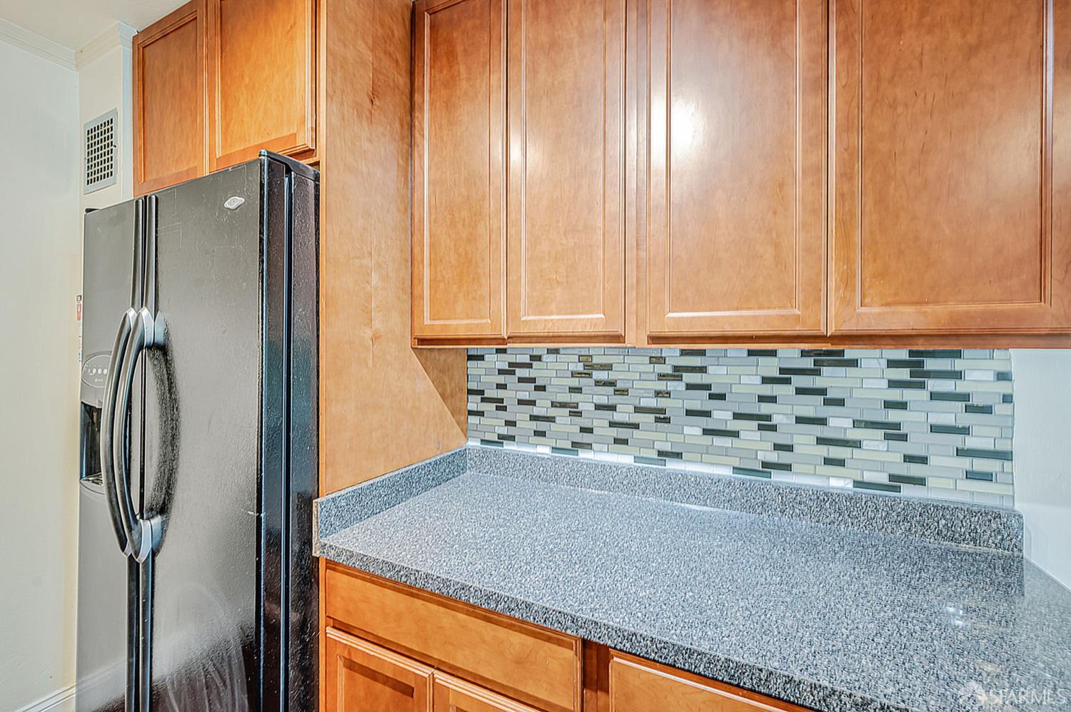 Detail Gallery Image 9 of 39 For 1530 Ofarrell St #1,  San Francisco,  CA 94115 - 3 Beds | 2 Baths