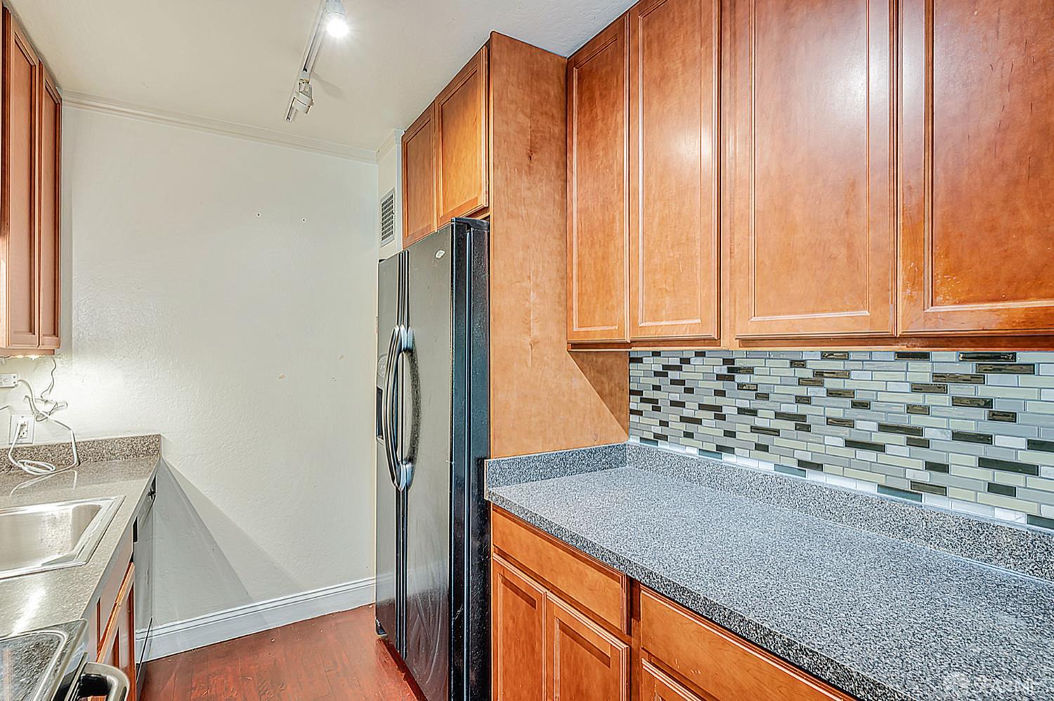 Detail Gallery Image 8 of 39 For 1530 Ofarrell St #1,  San Francisco,  CA 94115 - 3 Beds | 2 Baths