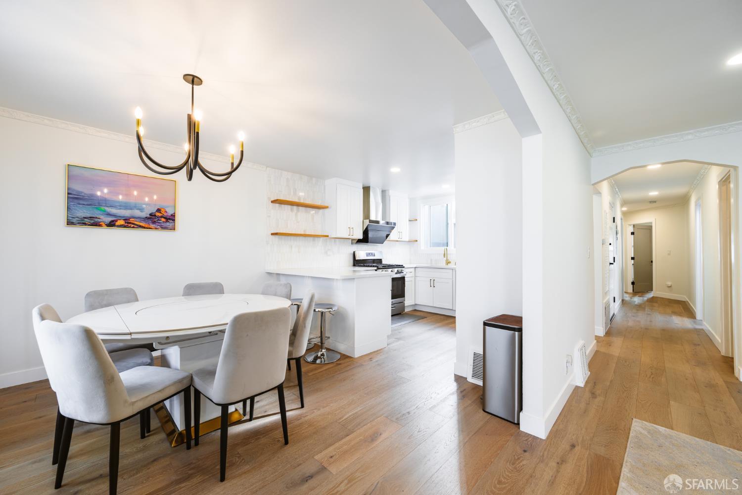 Detail Gallery Image 5 of 43 For 150 Dartmouth St, San Francisco,  CA 94134 - 5 Beds | 5 Baths