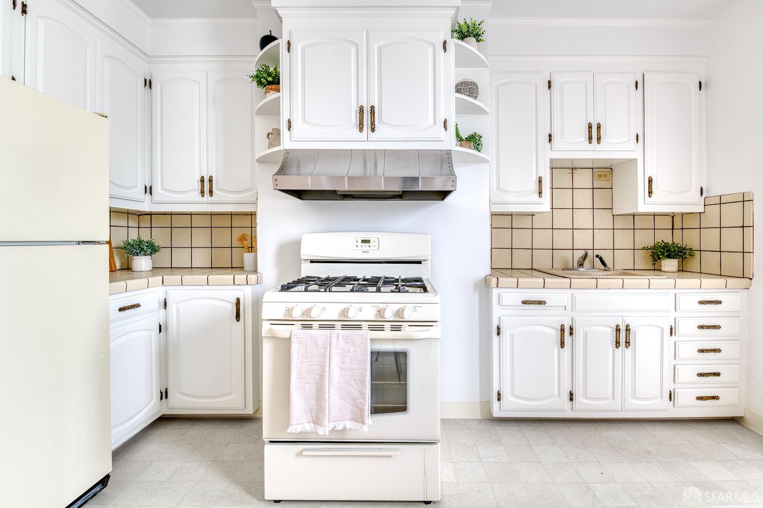 Detail Gallery Image 27 of 48 For 2314 Filbert St, San Francisco,  CA 94123 - – Beds | – Baths