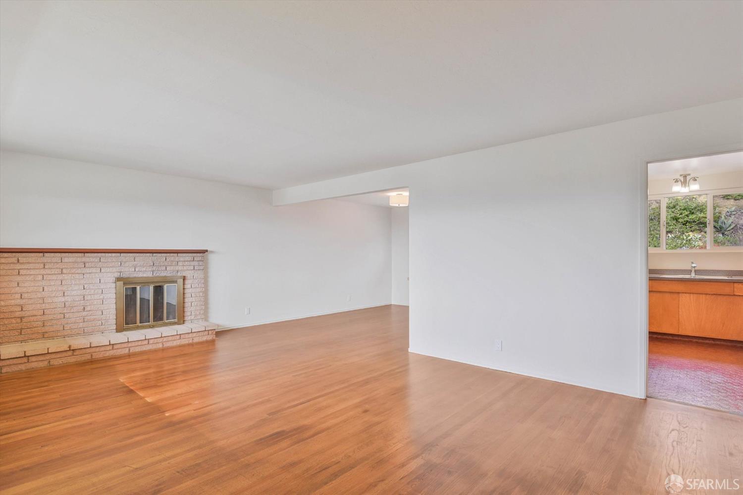 Detail Gallery Image 2 of 39 For 754 Park Way, South San Francisco,  CA 94080 - 4 Beds | 2/1 Baths