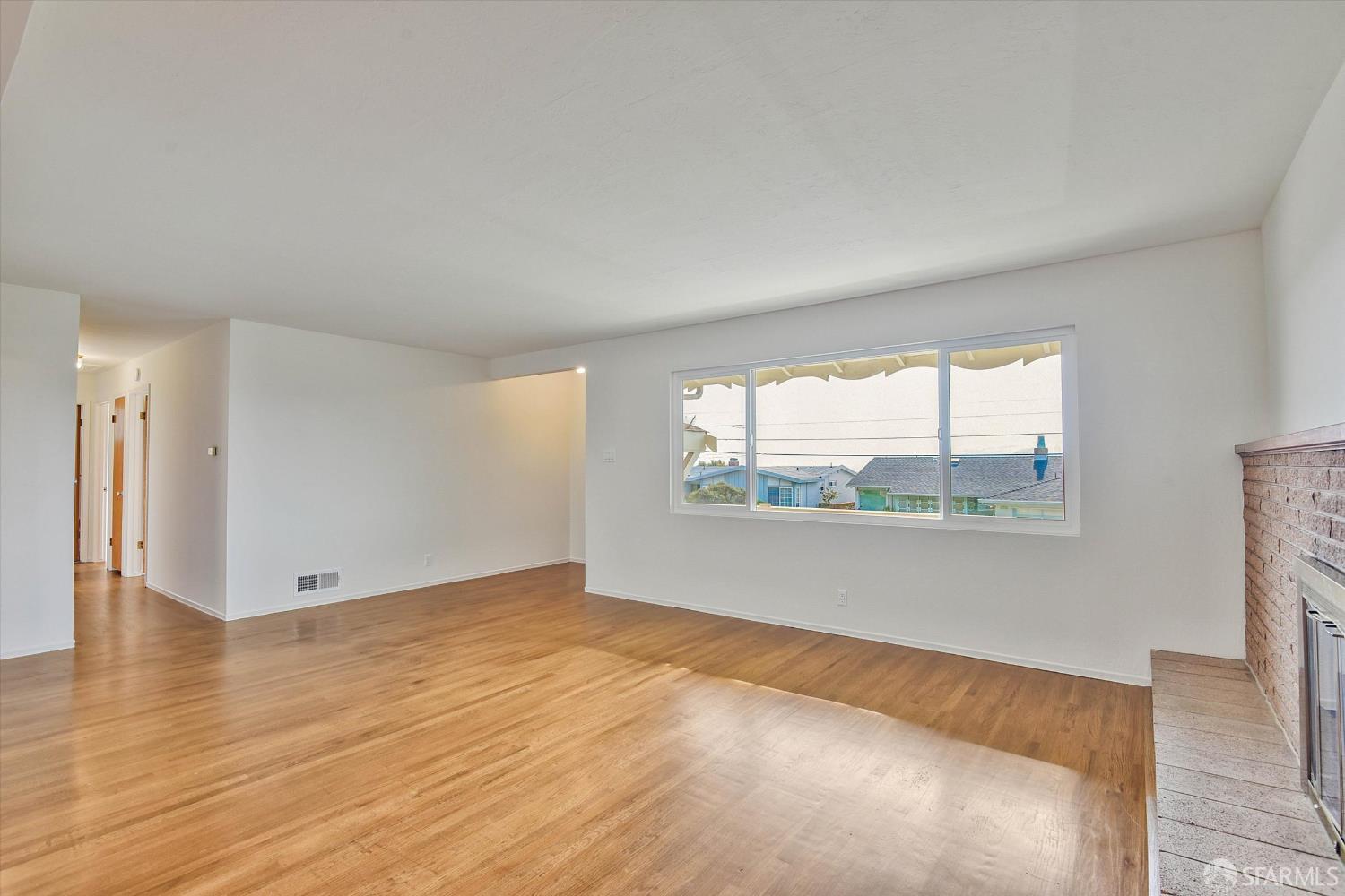 Detail Gallery Image 6 of 39 For 754 Park Way, South San Francisco,  CA 94080 - 4 Beds | 2/1 Baths