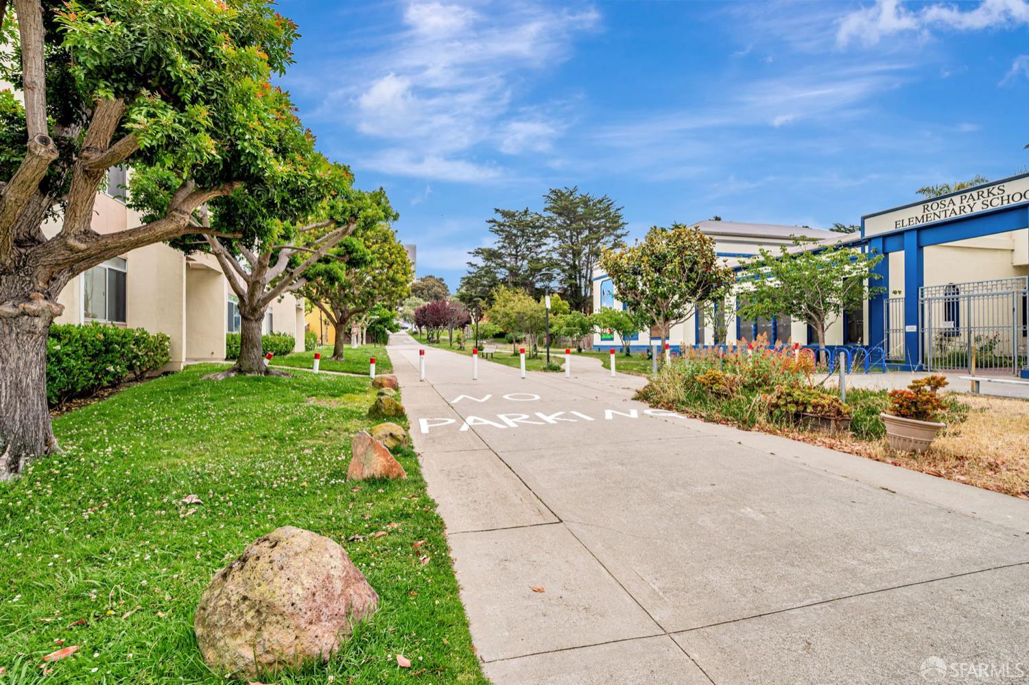 Detail Gallery Image 28 of 39 For 1530 Ofarrell St #1,  San Francisco,  CA 94115 - 3 Beds | 2 Baths