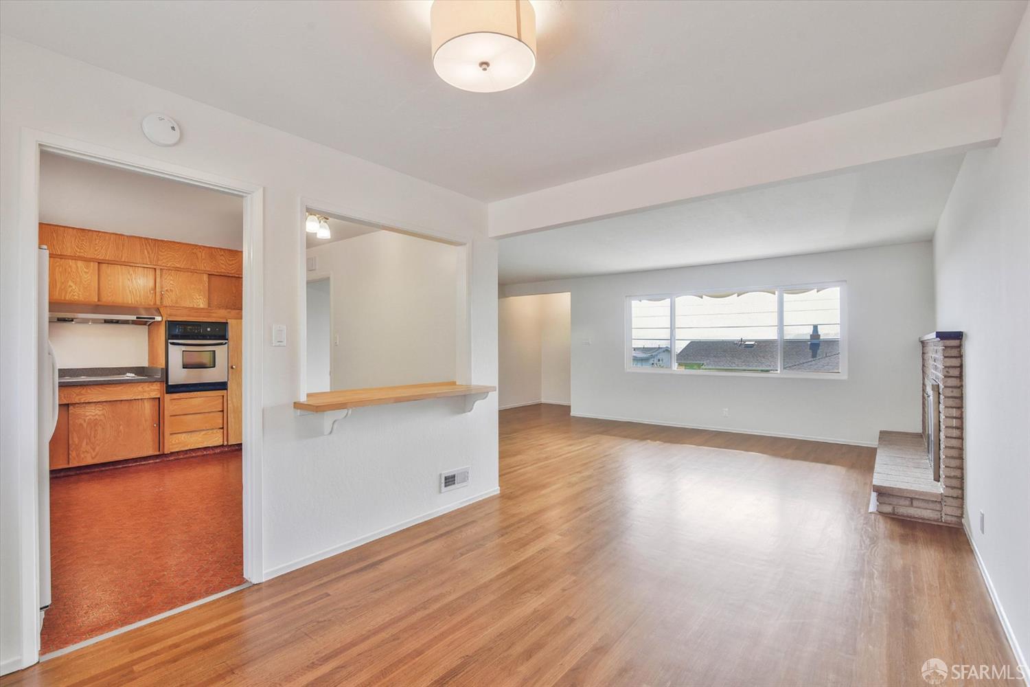 Detail Gallery Image 5 of 39 For 754 Park Way, South San Francisco,  CA 94080 - 4 Beds | 2/1 Baths